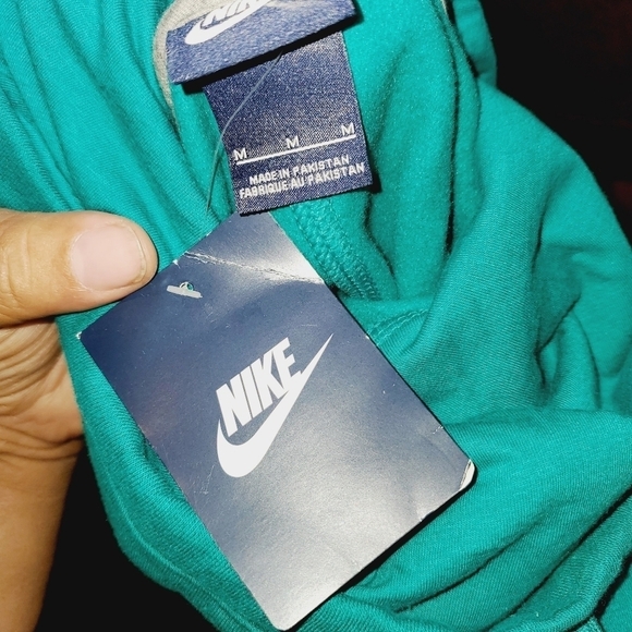 NIKE Short Sleeve Pullover Cowell Neck Sweatshirt - Picture 10 of 11